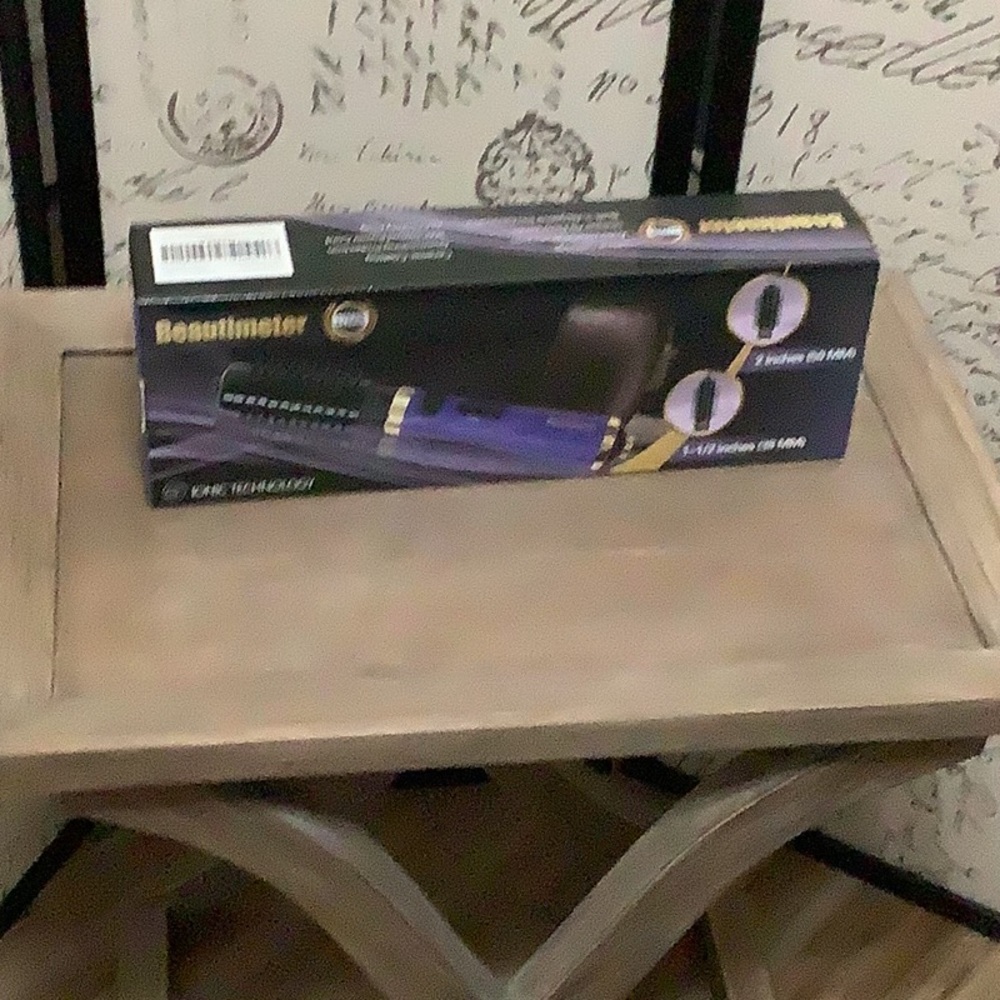 Beautimeter styling brush. NIB.